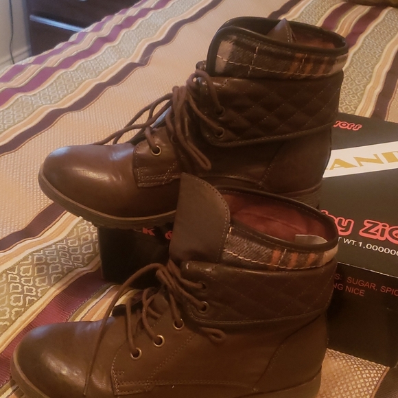 Used boots - Picture 4 of 4